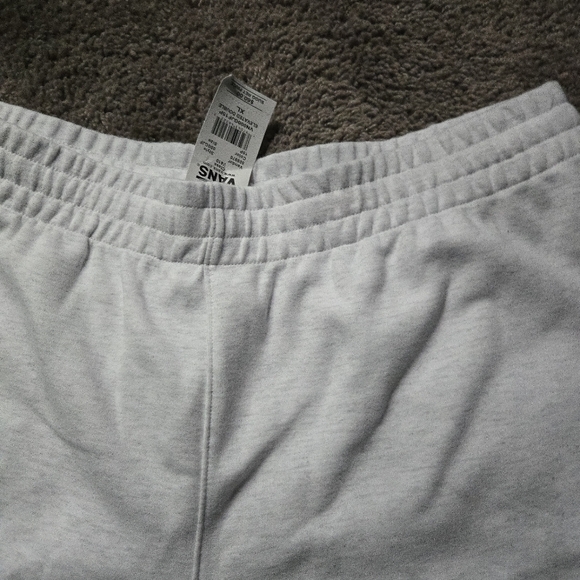 Vans Women XL Grey Cotton Polyester Blend Shorts NWT 112024 - Picture 3 of 7